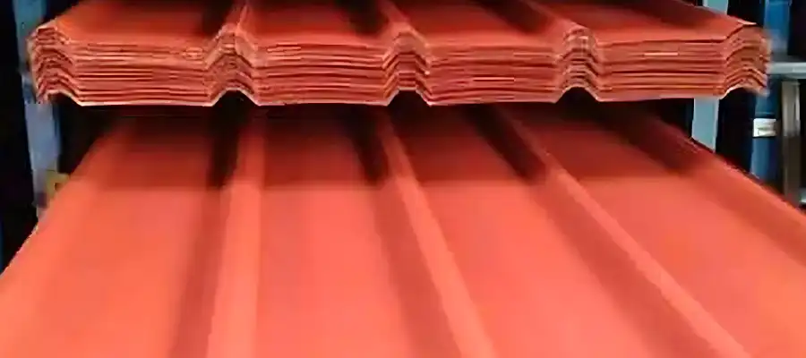 spandek merah berpasir