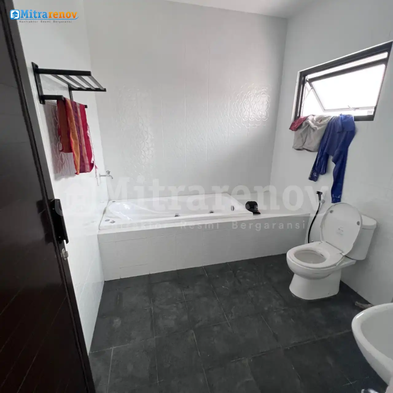 Kamar Mandi Lantai Atas