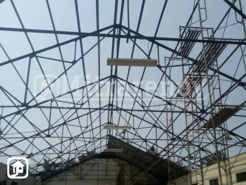 membangun gudang