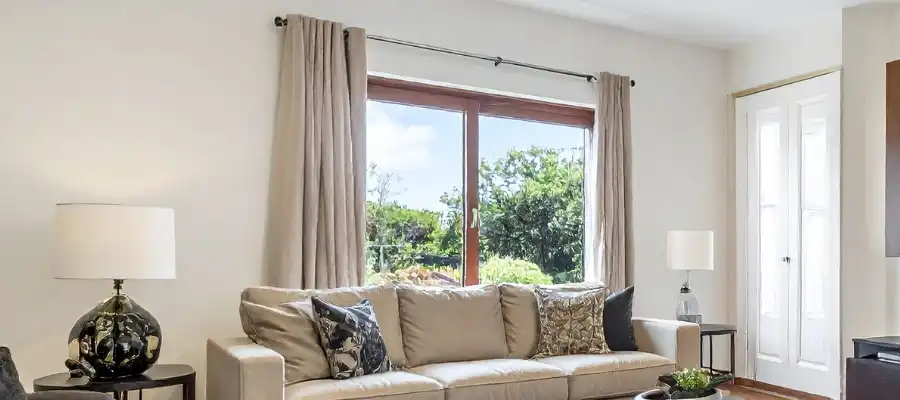 Pasang tirai jendela